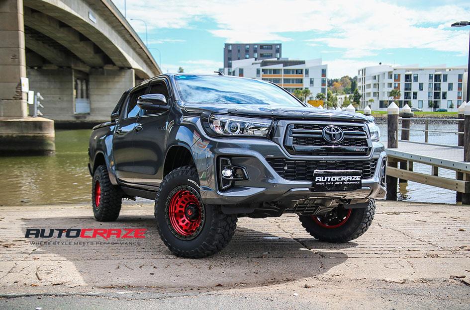 TOYOTA-HILUX-4WD-ZEPHYR-CANDY-RED-WITH-MATTE-BLACK-RING